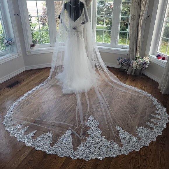 Lace wedding veil - Picture 1 of 9
